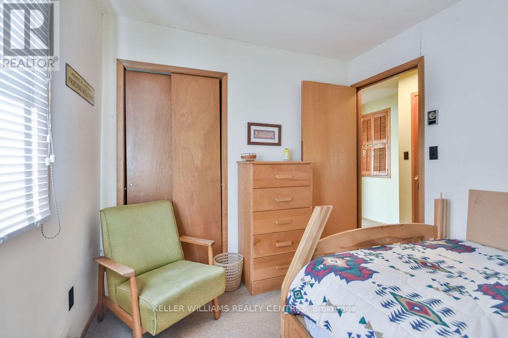 379 CHAMPLAIN ROAD - 13