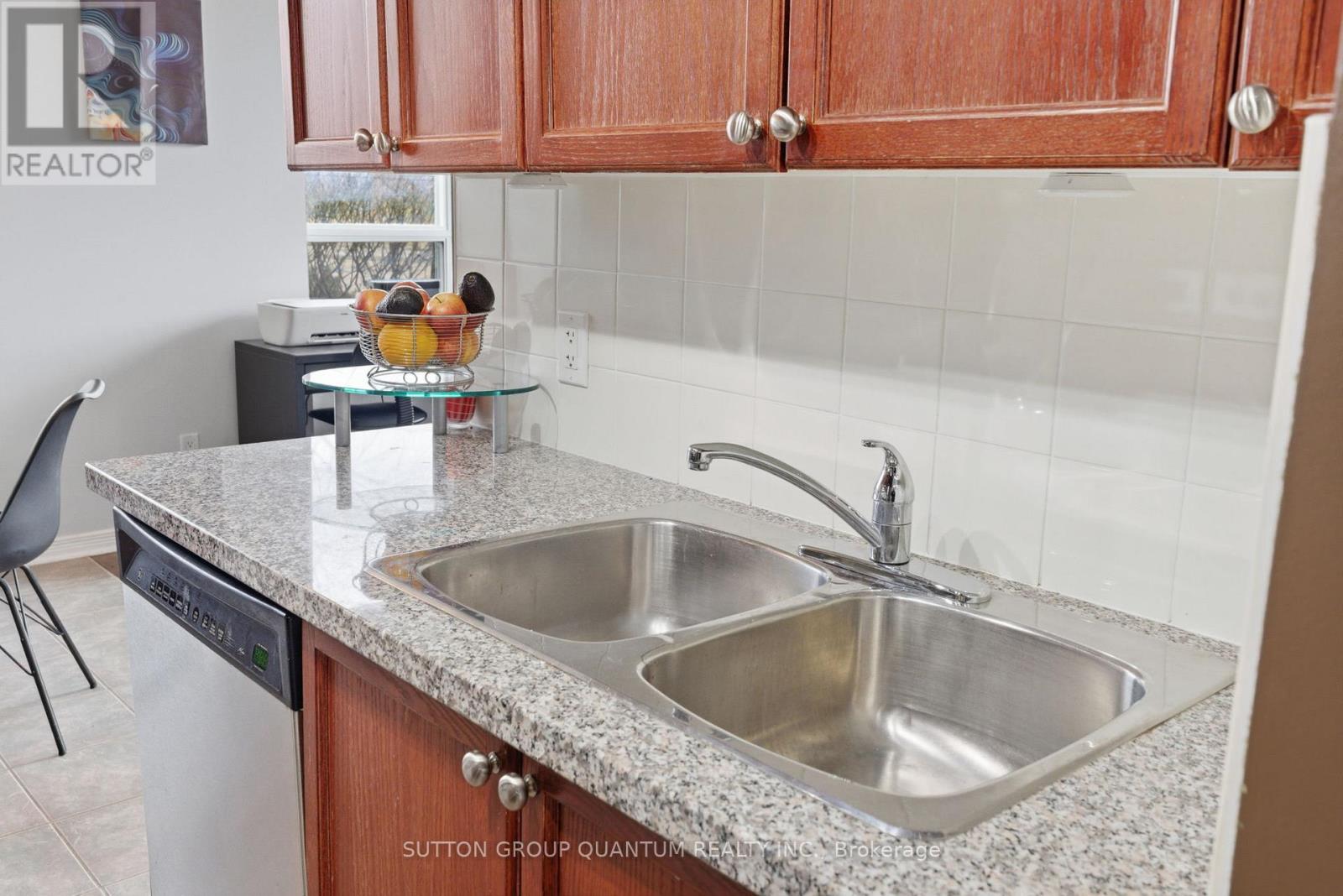 #104 4889 KIMBERMOUNT AVENUE - 11