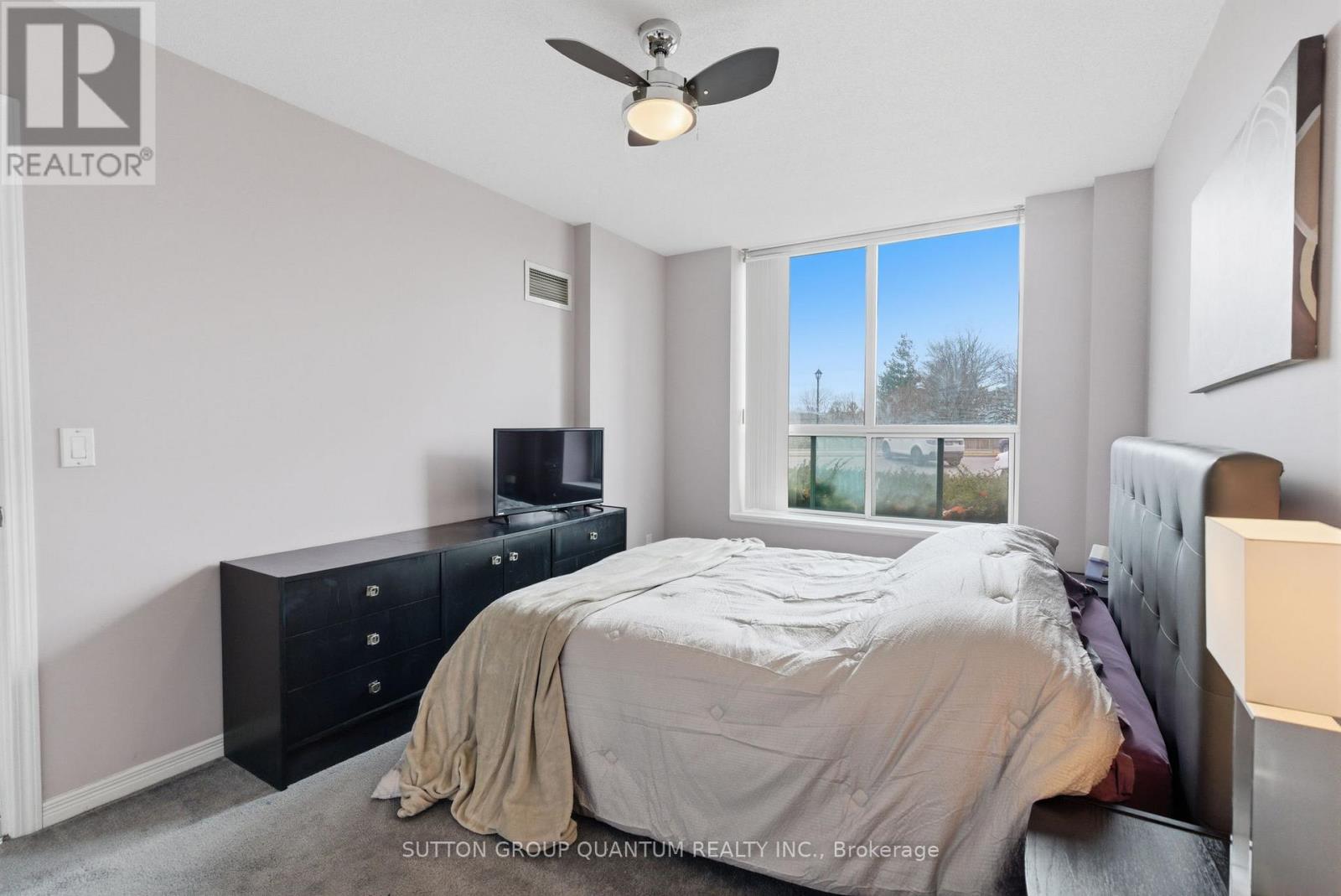 #104 4889 KIMBERMOUNT AVENUE - 19
