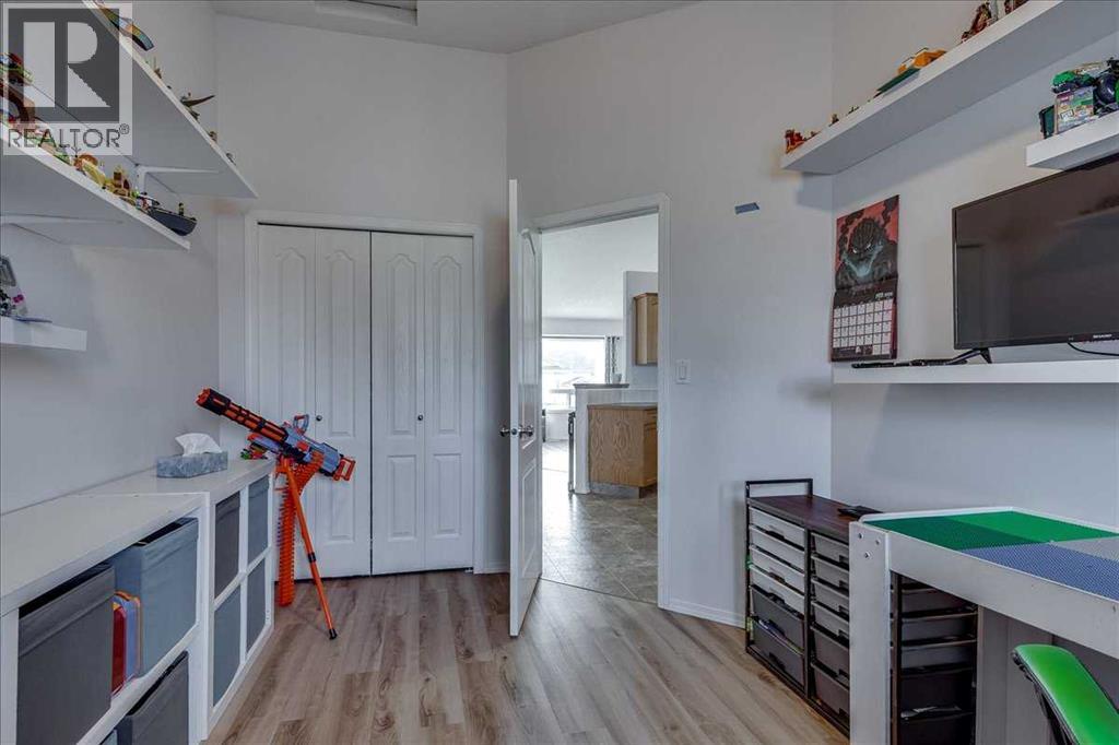 30 Kenny Close, Red Deer