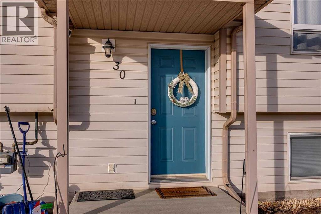 30 Kenny Close, Red Deer