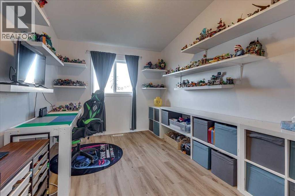 30 Kenny Close, Red Deer