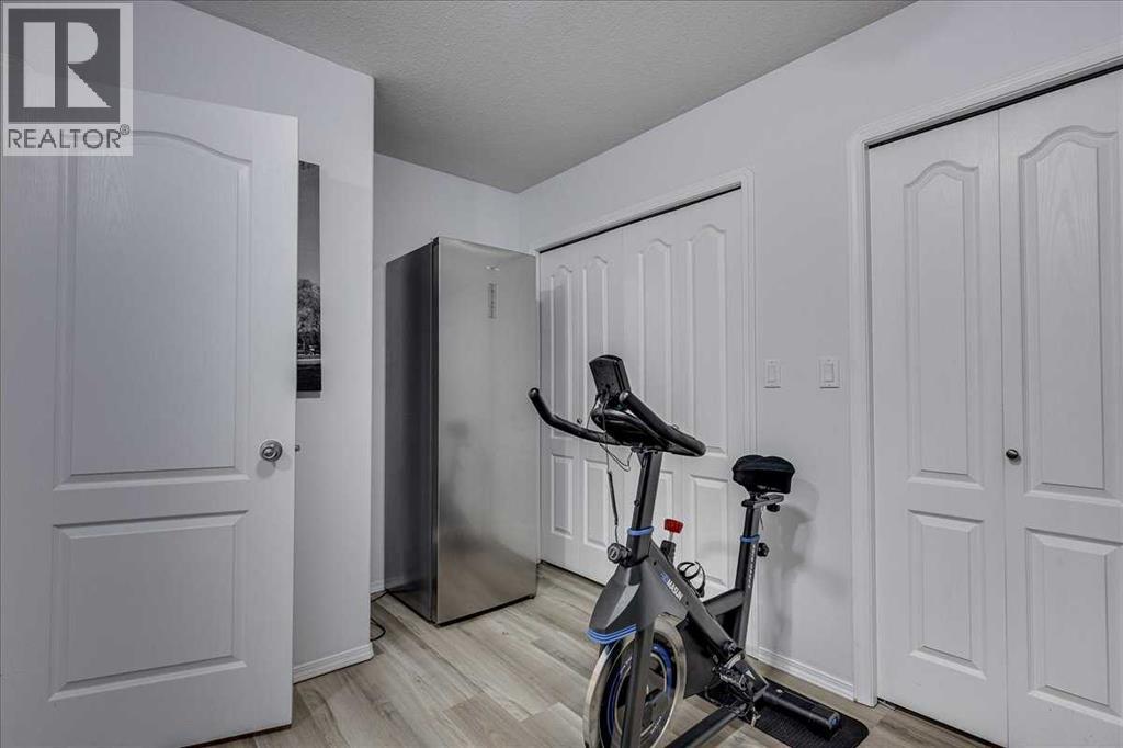 30 Kenny Close, Red Deer