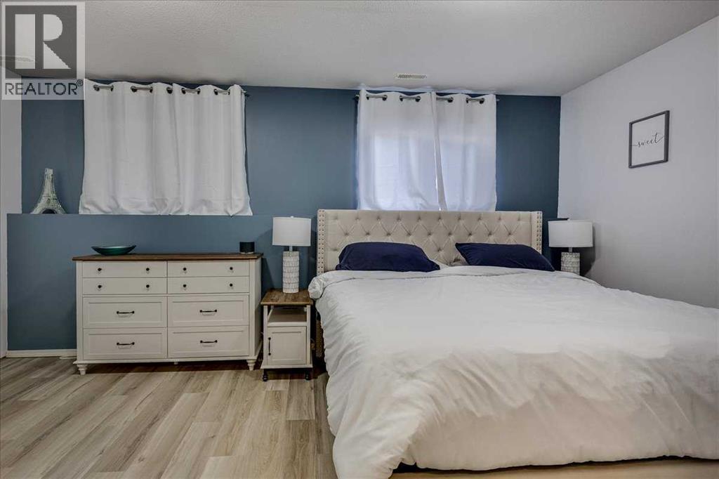 30 Kenny Close, Red Deer