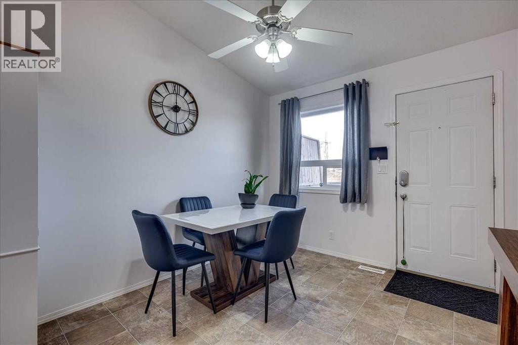 30 Kenny Close, Red Deer