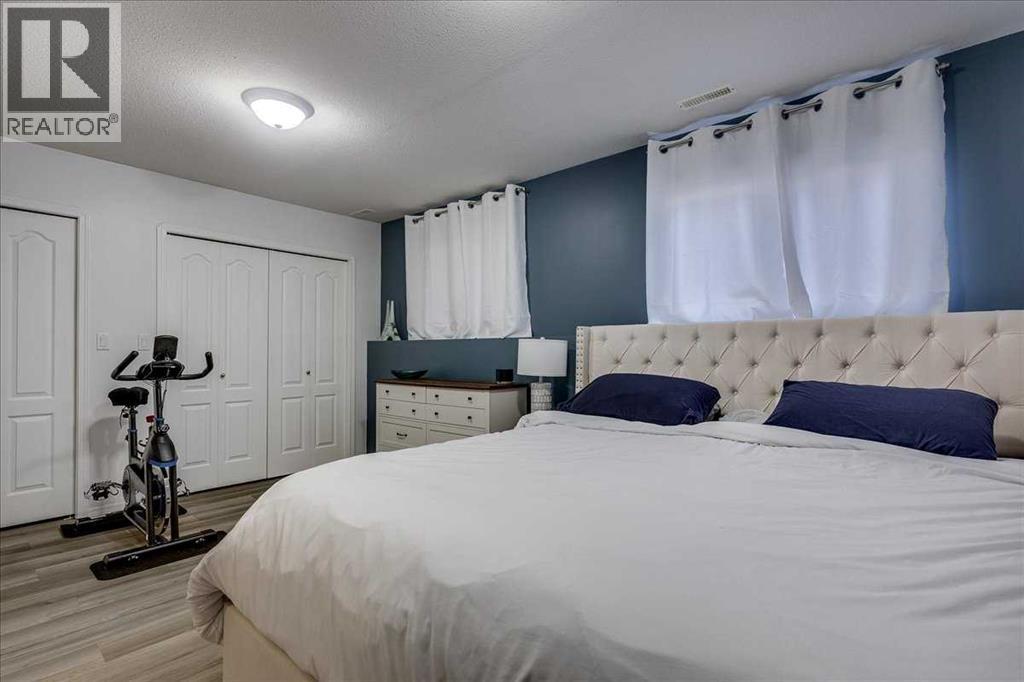 30 Kenny Close, Red Deer