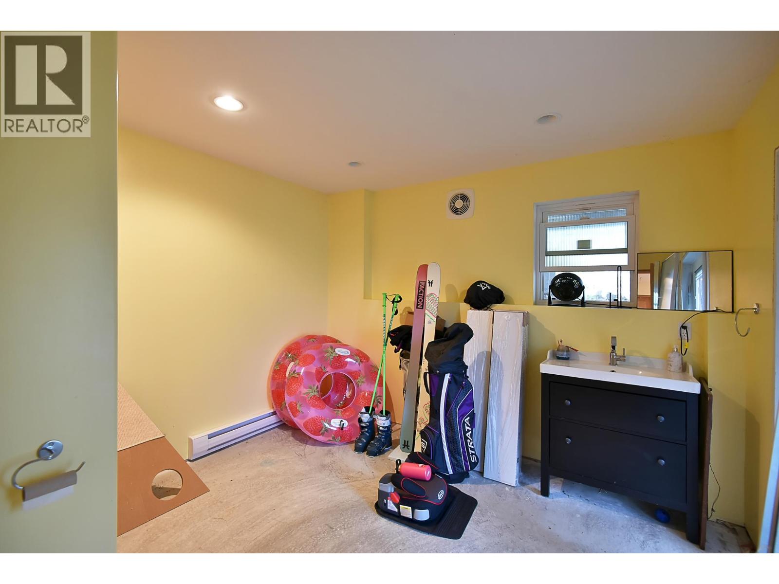 5062 PARKVIEW ROAD, Pender Harbour