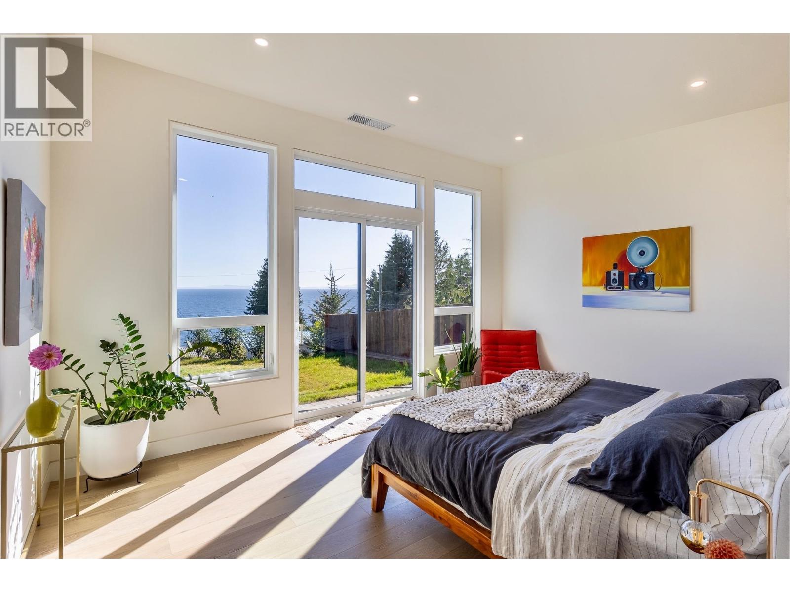 980 GOWER POINT ROAD, Gibsons