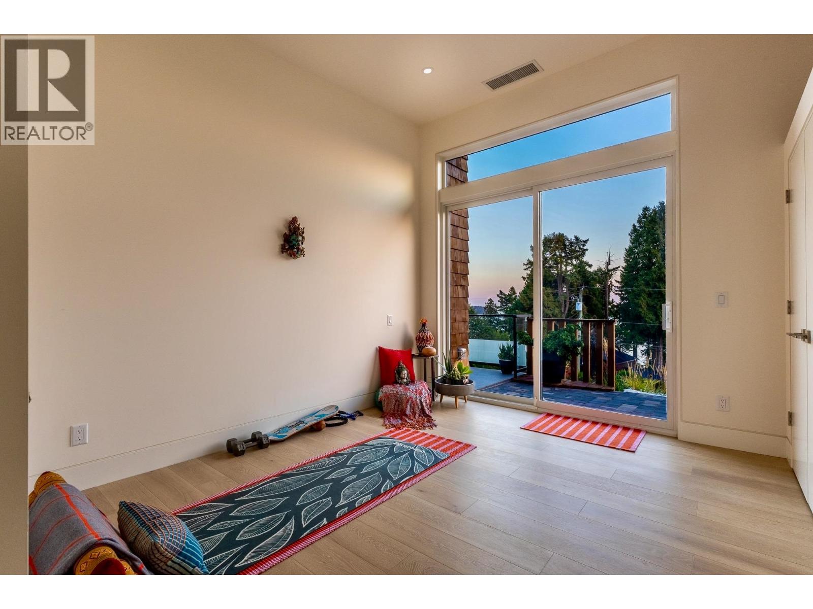 980 GOWER POINT ROAD, Gibsons