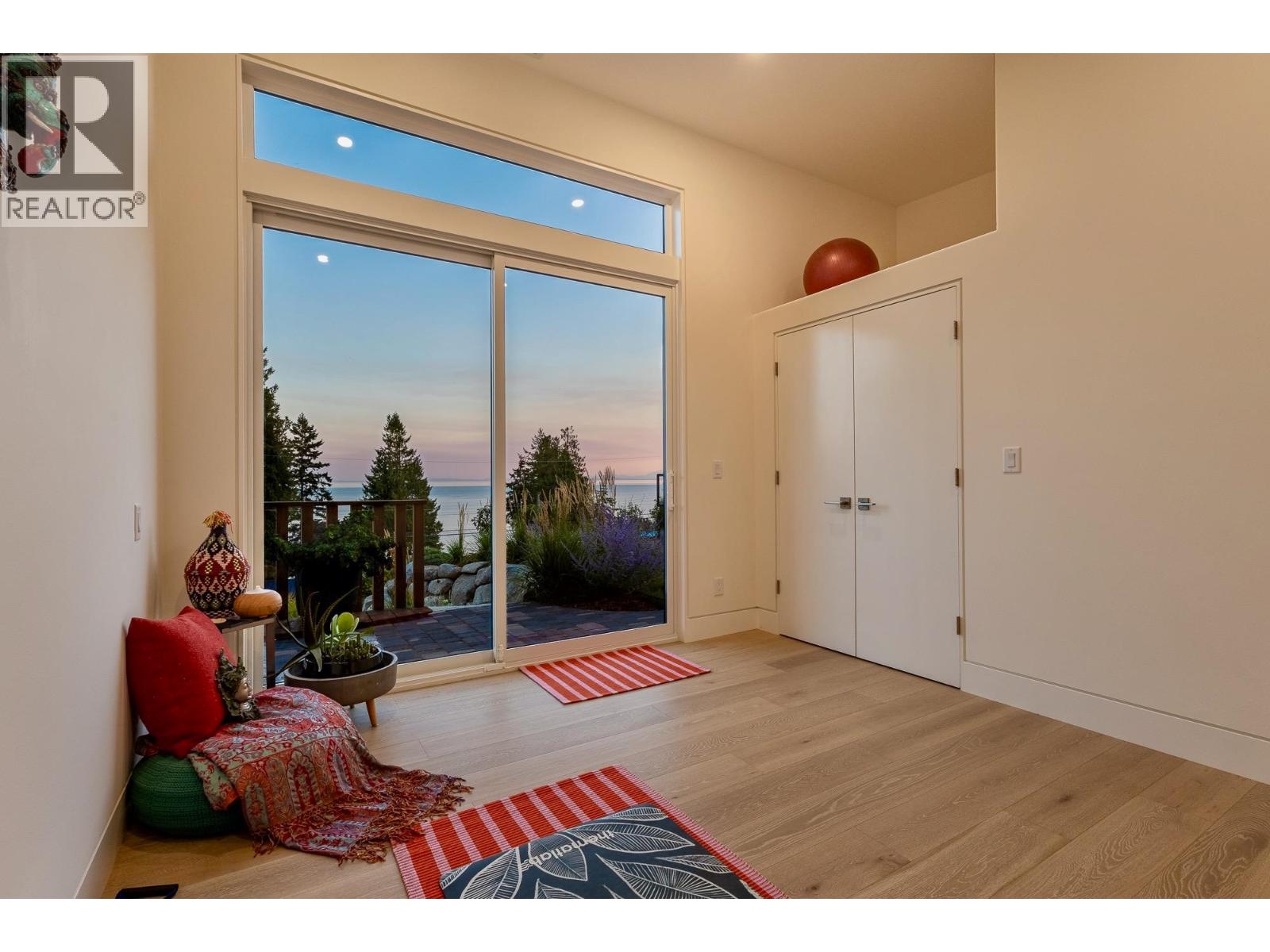 980 GOWER POINT ROAD, Gibsons