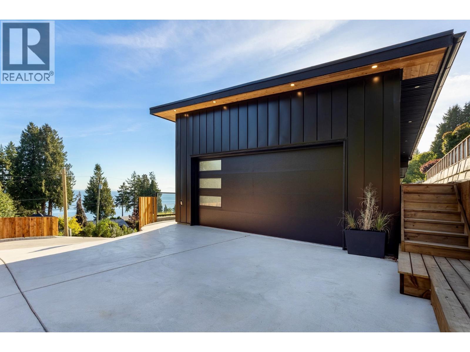 980 GOWER POINT ROAD, Gibsons