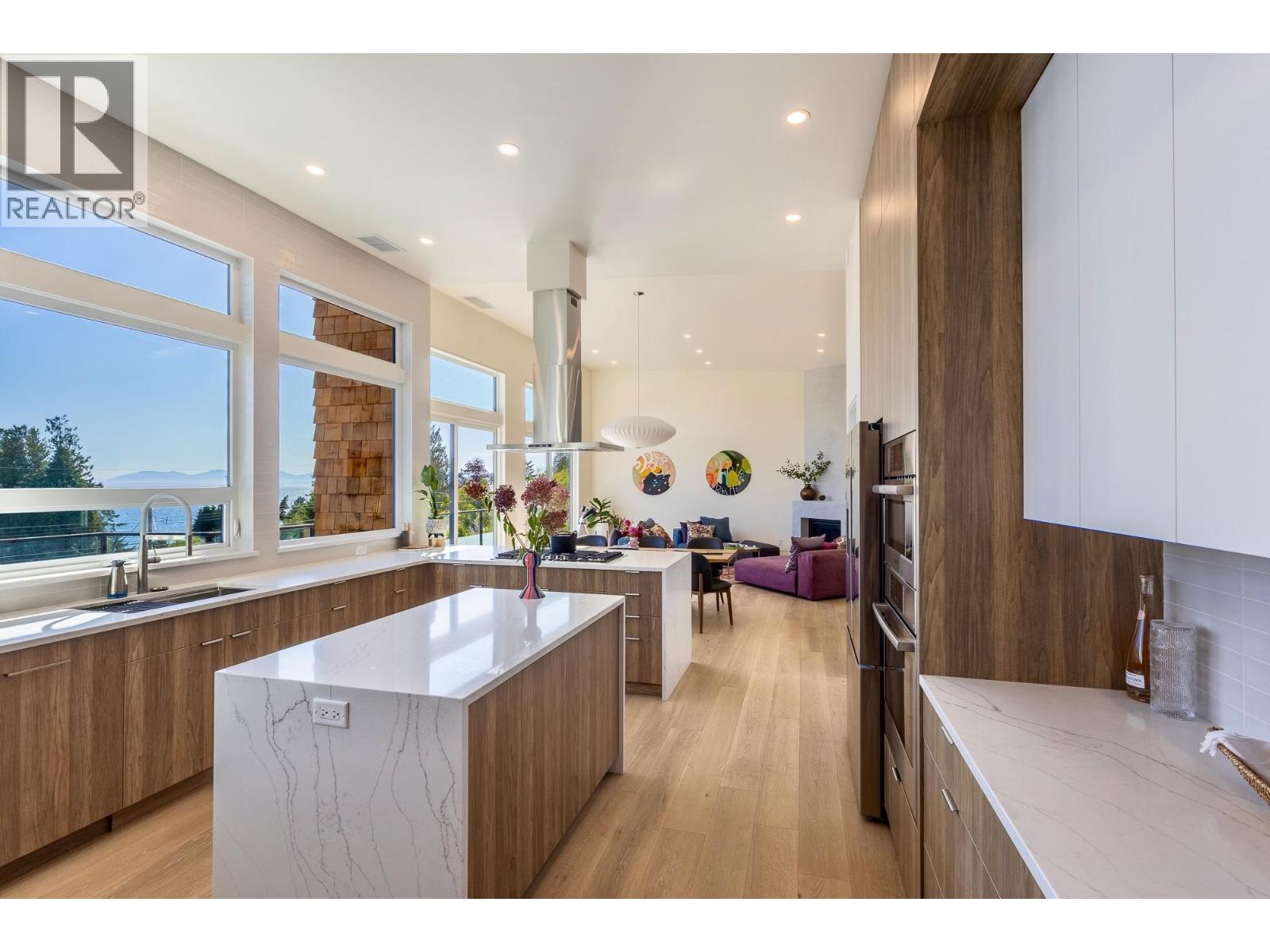 980 GOWER POINT ROAD, Gibsons