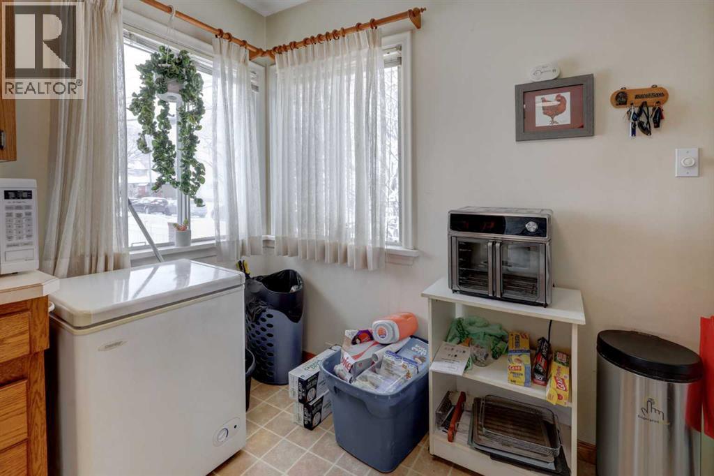 Single Family House Bungalow for Sale in   Avenue NE Winston Heights/Mountview Calgary 