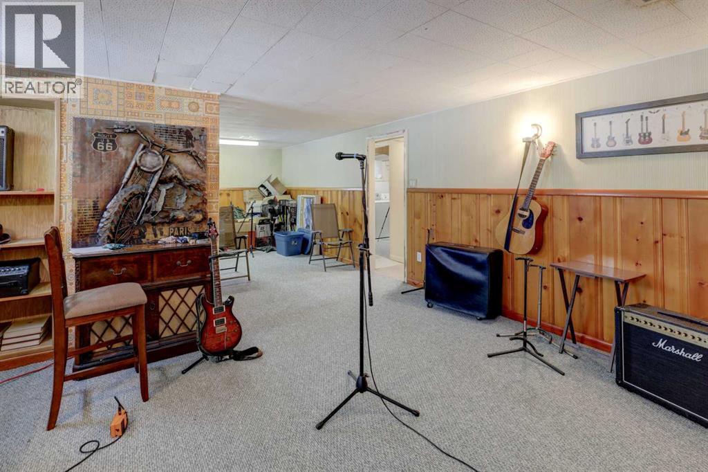 Single Family House Bungalow for Sale in   Avenue NE Winston Heights/Mountview Calgary 