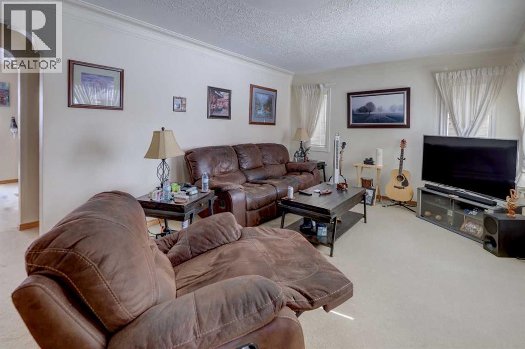 Single Family House Bungalow for Sale in   Avenue NE Winston Heights/Mountview Calgary 