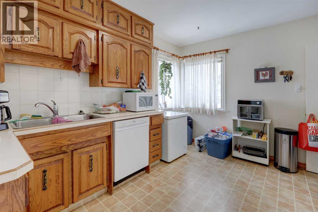 Single Family House Bungalow for Sale in   Avenue NE Winston Heights/Mountview Calgary 