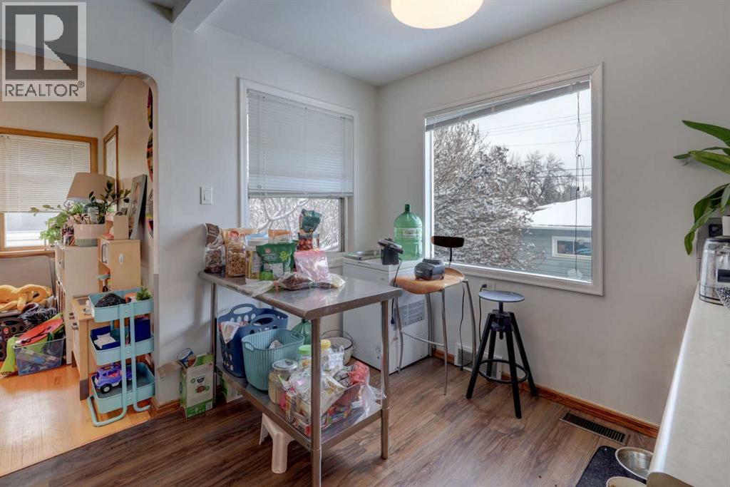 Single Family House Bungalow for Sale in   Avenue NE Winston Heights/Mountview Calgary 