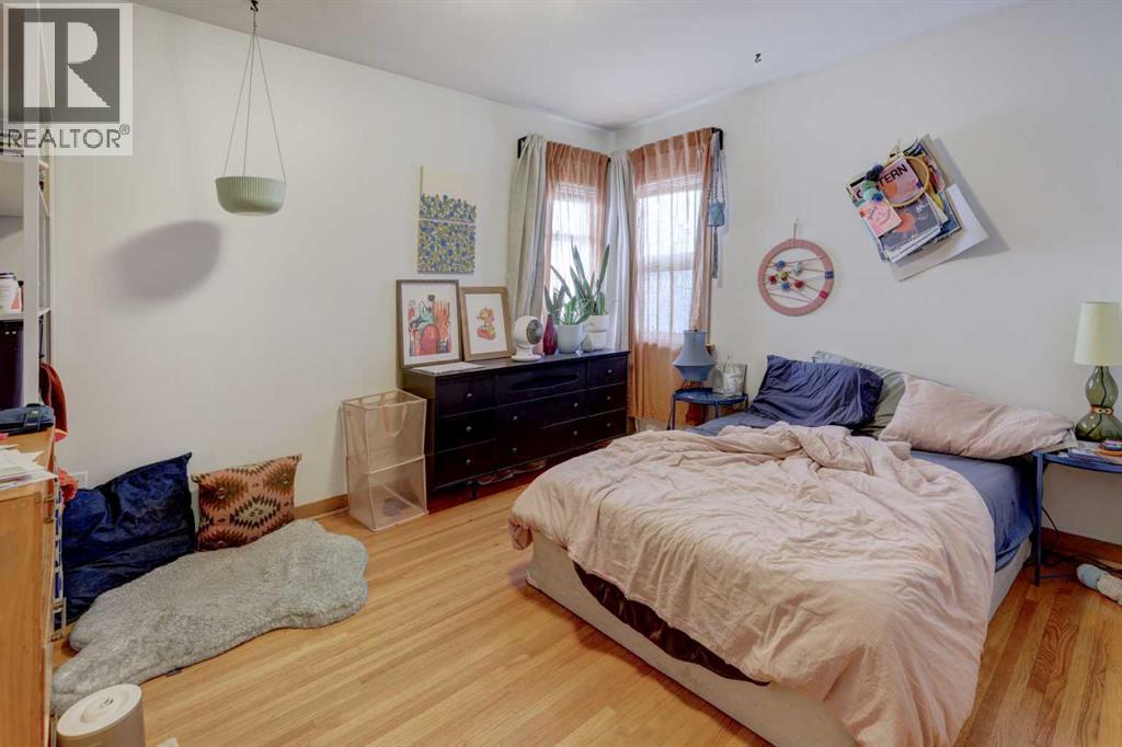 Single Family House Bungalow for Sale in   Avenue NE Winston Heights/Mountview Calgary 