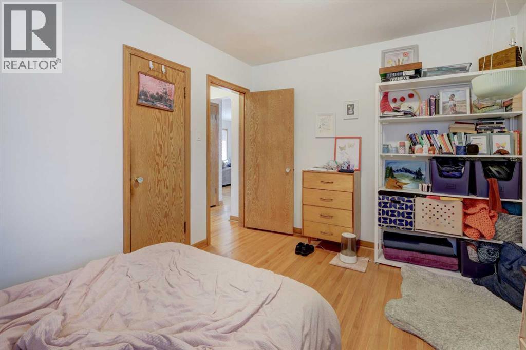 Single Family House Bungalow for Sale in   Avenue NE Winston Heights/Mountview Calgary 