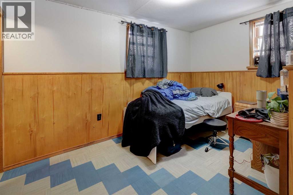 Single Family House Bungalow for Sale in   Avenue NE Winston Heights/Mountview Calgary 