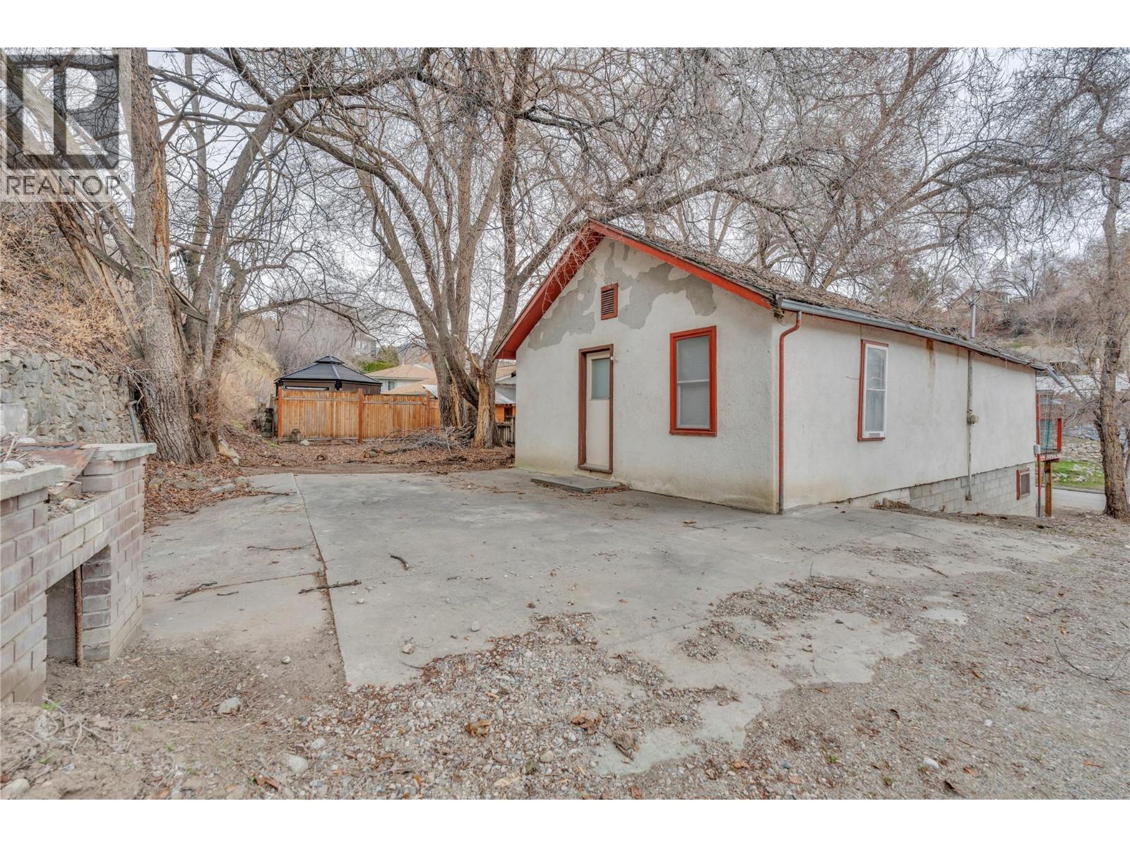 6117 Austin Street, Summerland