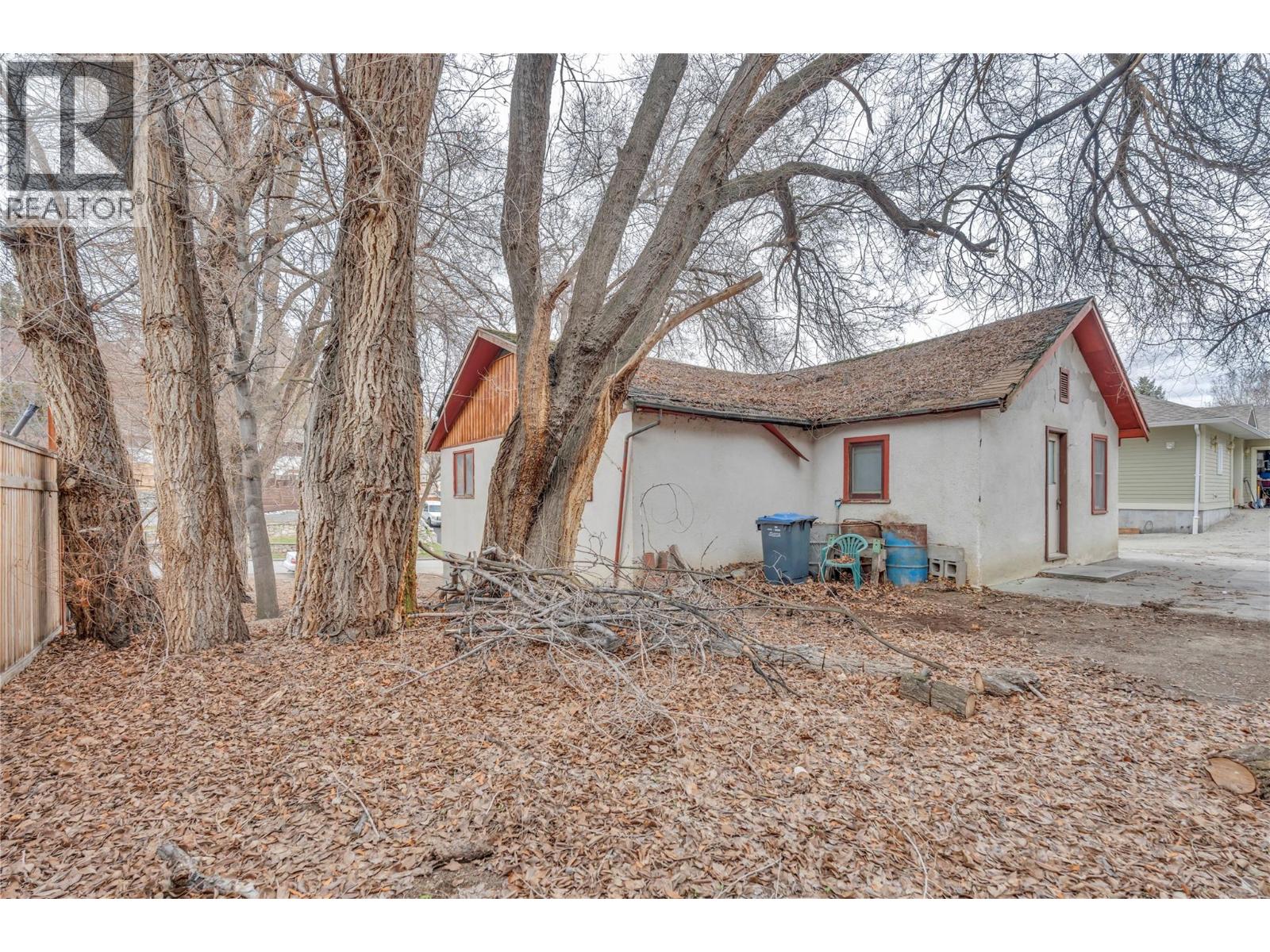 6117 Austin Street, Summerland