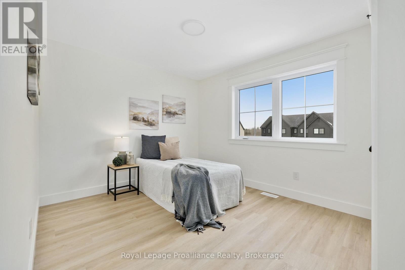 4 HOLLINGSWORTH STREET - 30