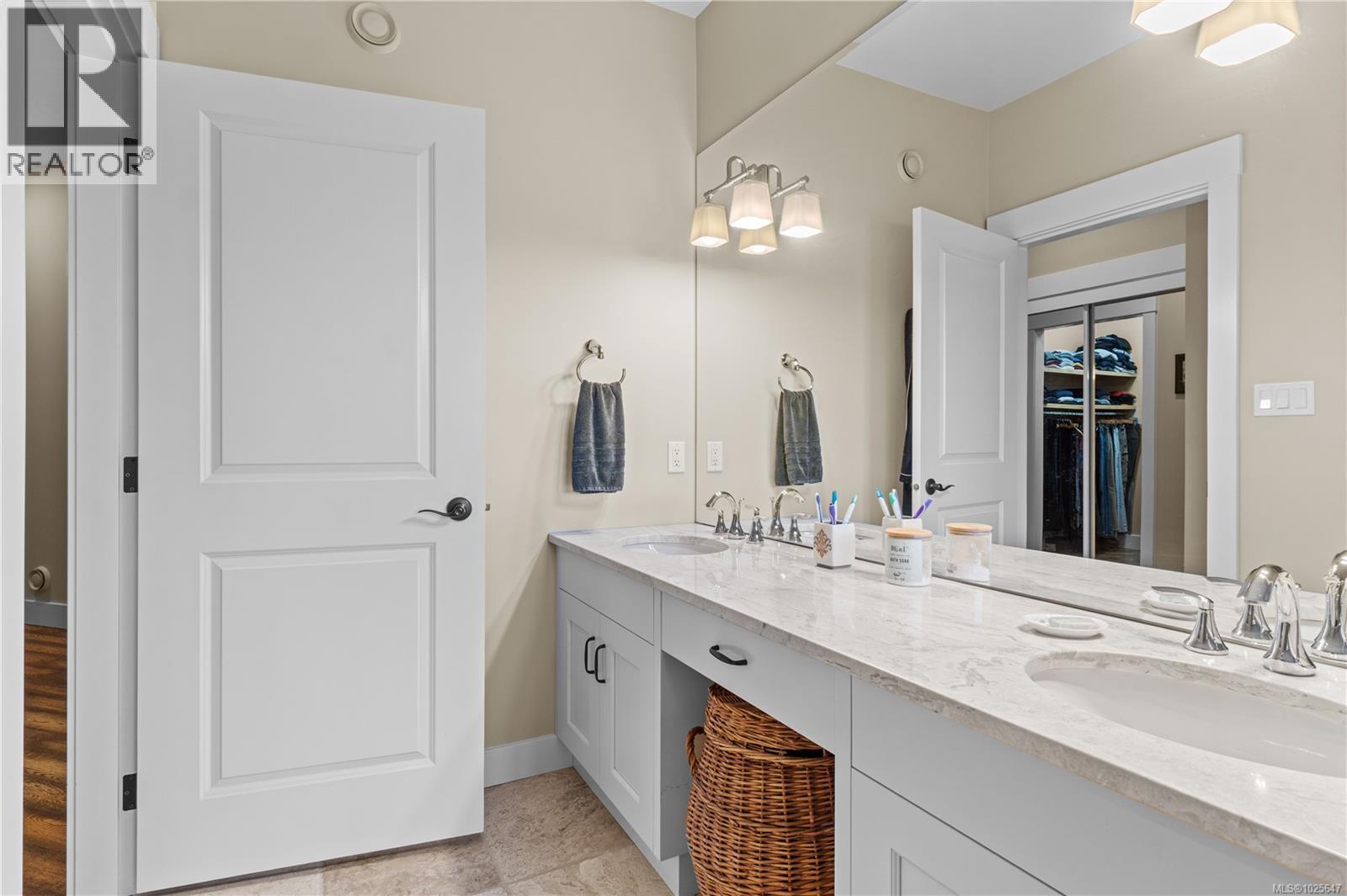 2580 Ingram Rd E, Ladysmith