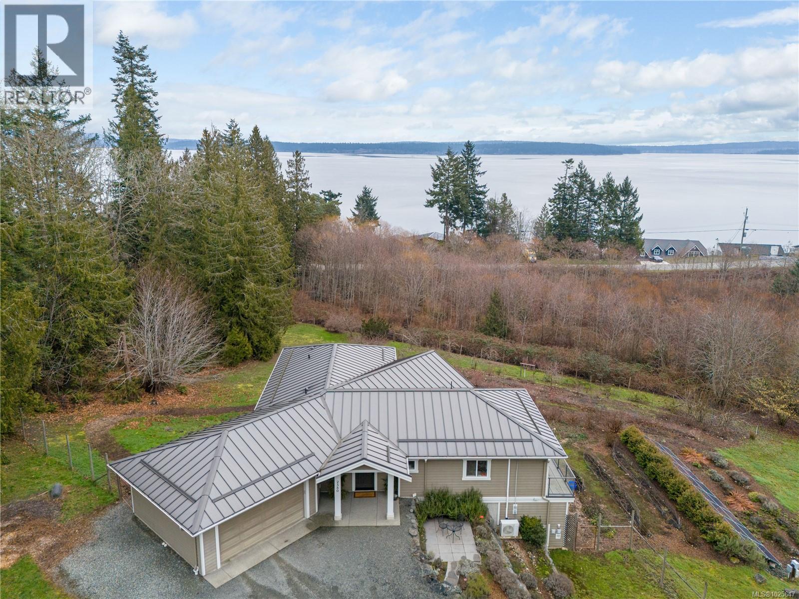 2580 Ingram Rd E, Ladysmith