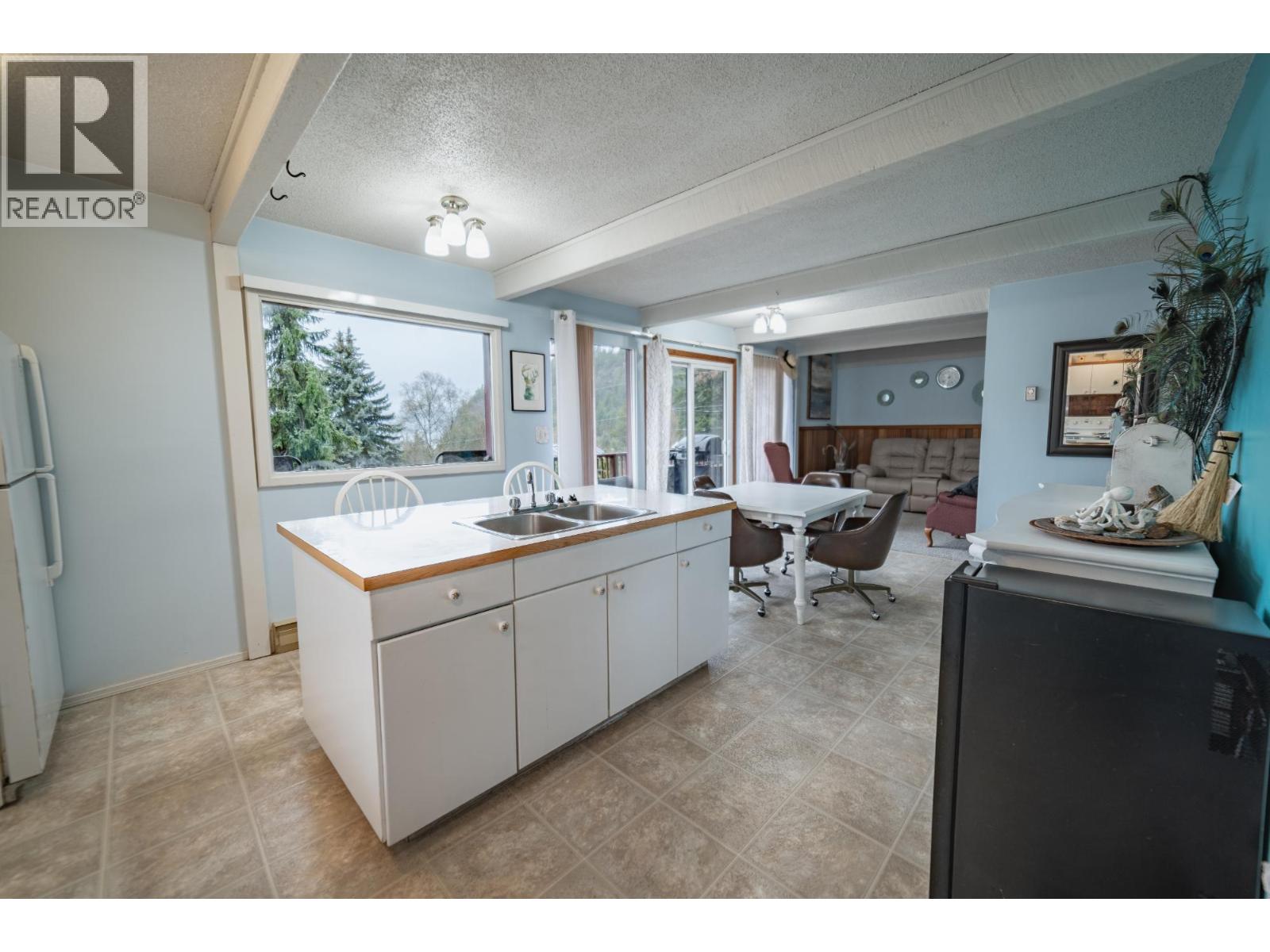 309 FOWLER STREET - 13