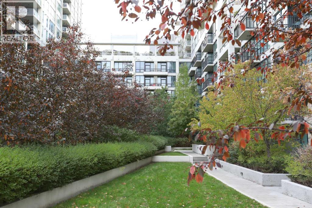 #304 51 Waterfront Mews SW - 17