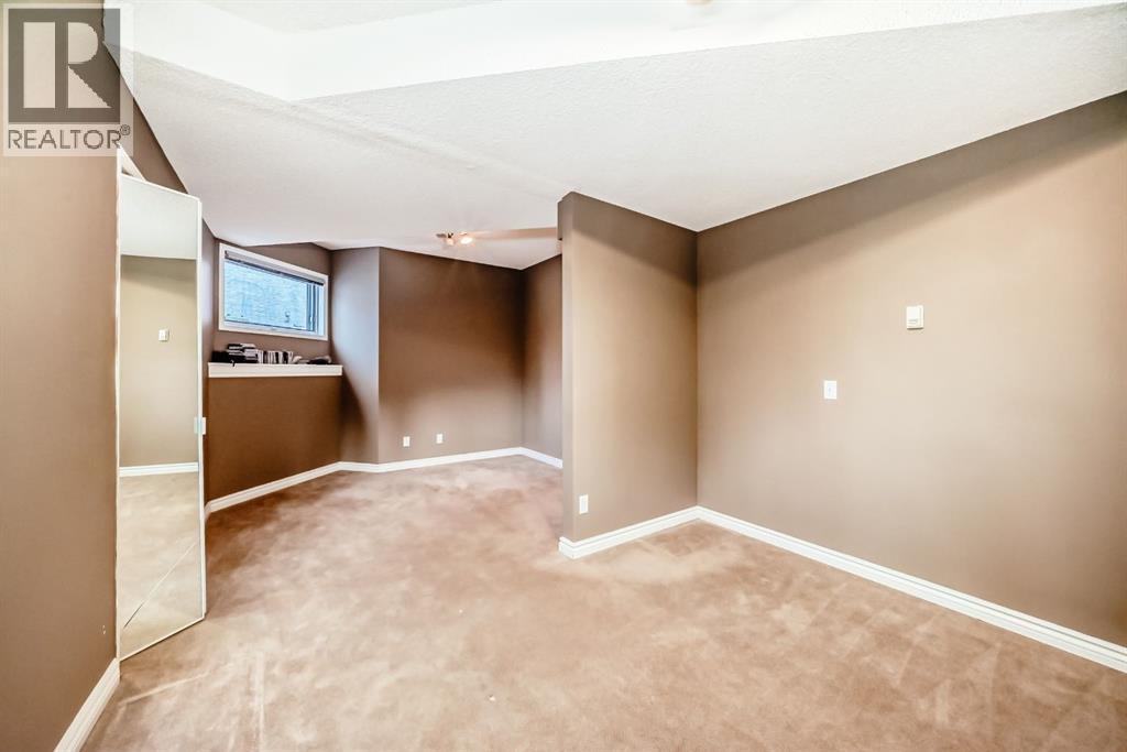 Single Family House Bi-level for Sale in  Edgevalley Drive NW Edgemont Calgary 