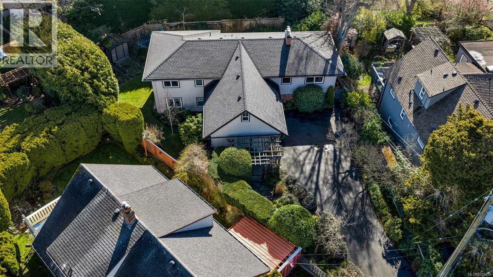 449 Victoria Ave, Oak Bay