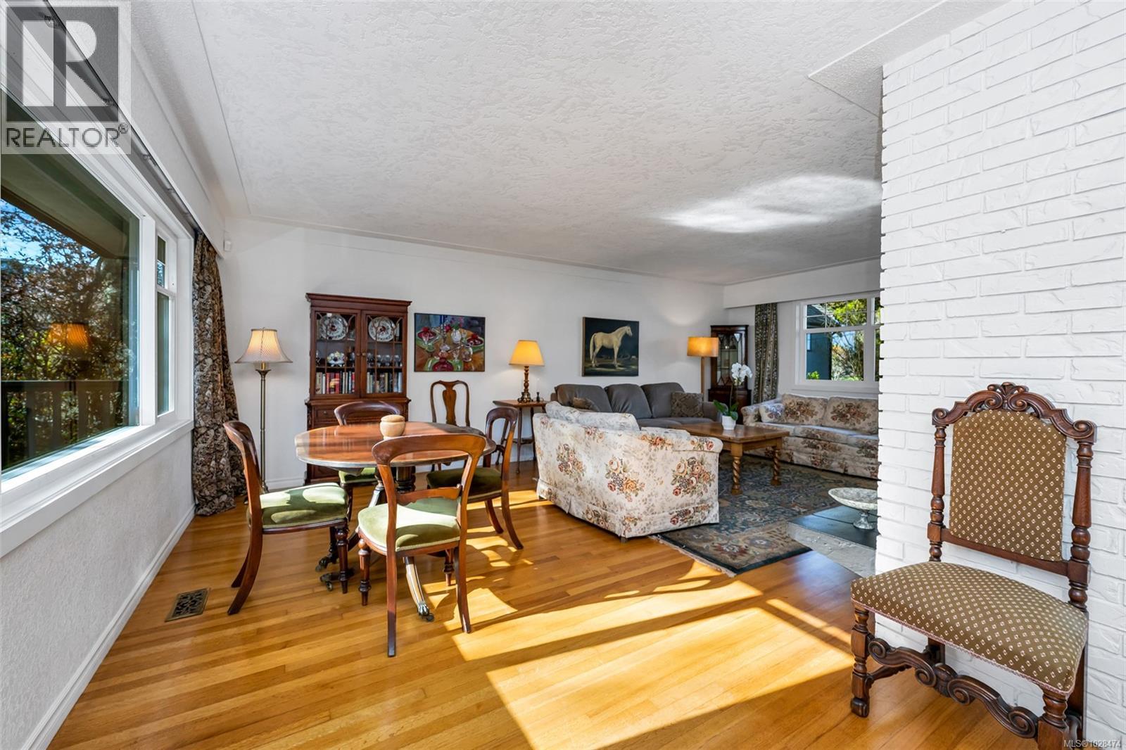 449 Victoria Ave, Oak Bay