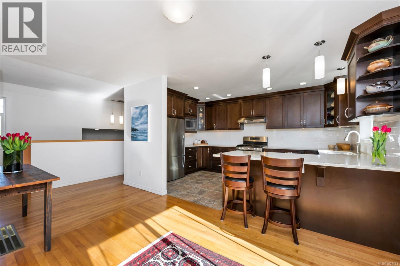 449 Victoria Ave, Oak Bay