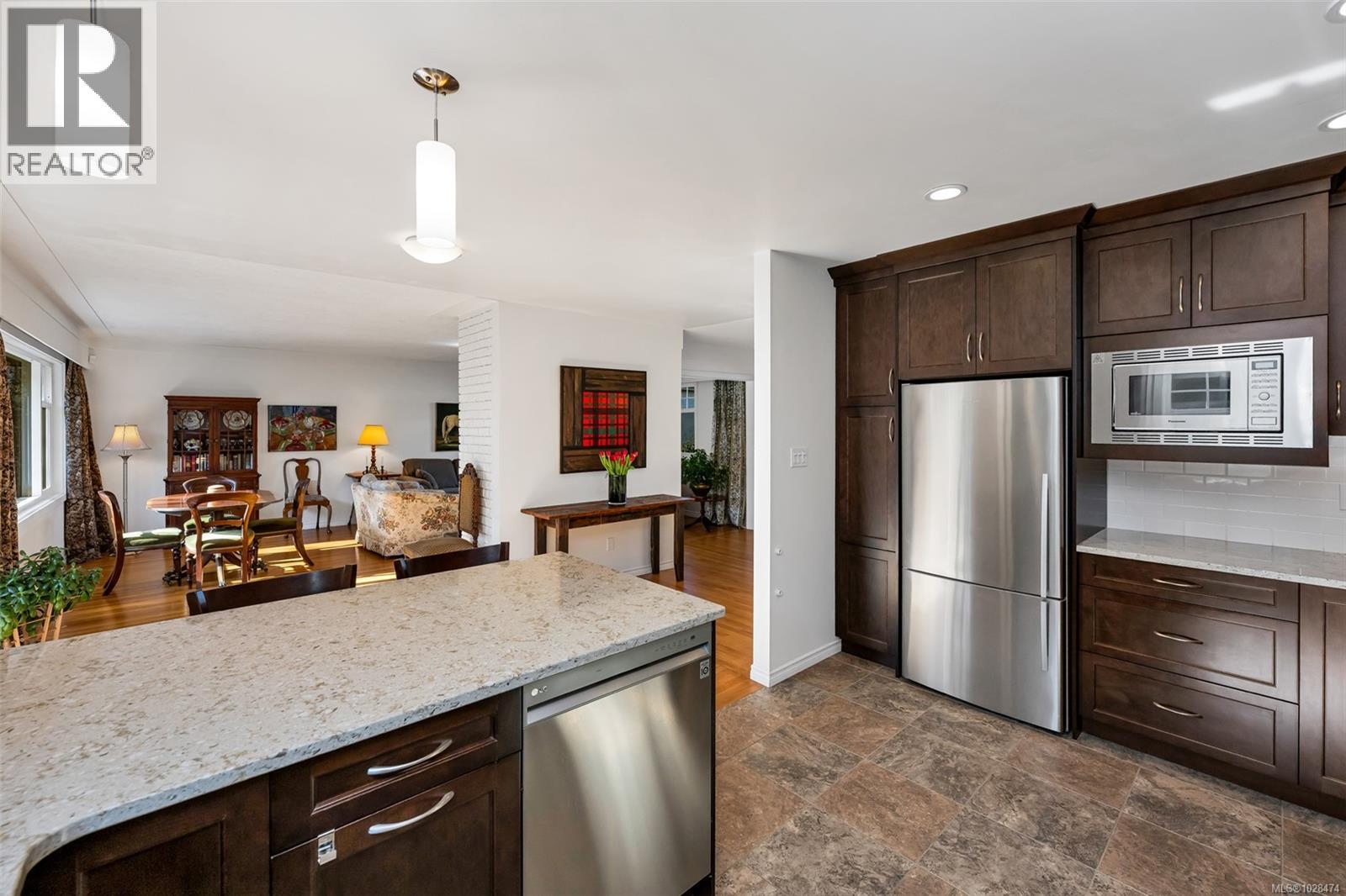 449 Victoria Ave, Oak Bay