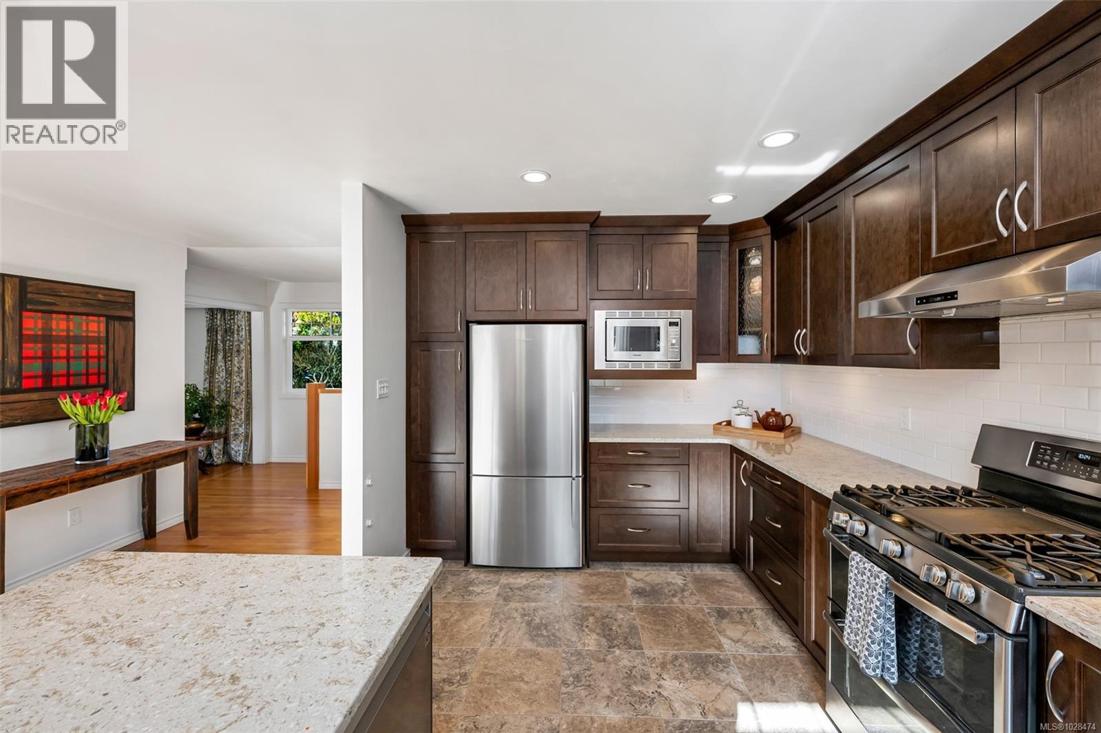 449 Victoria Ave, Oak Bay