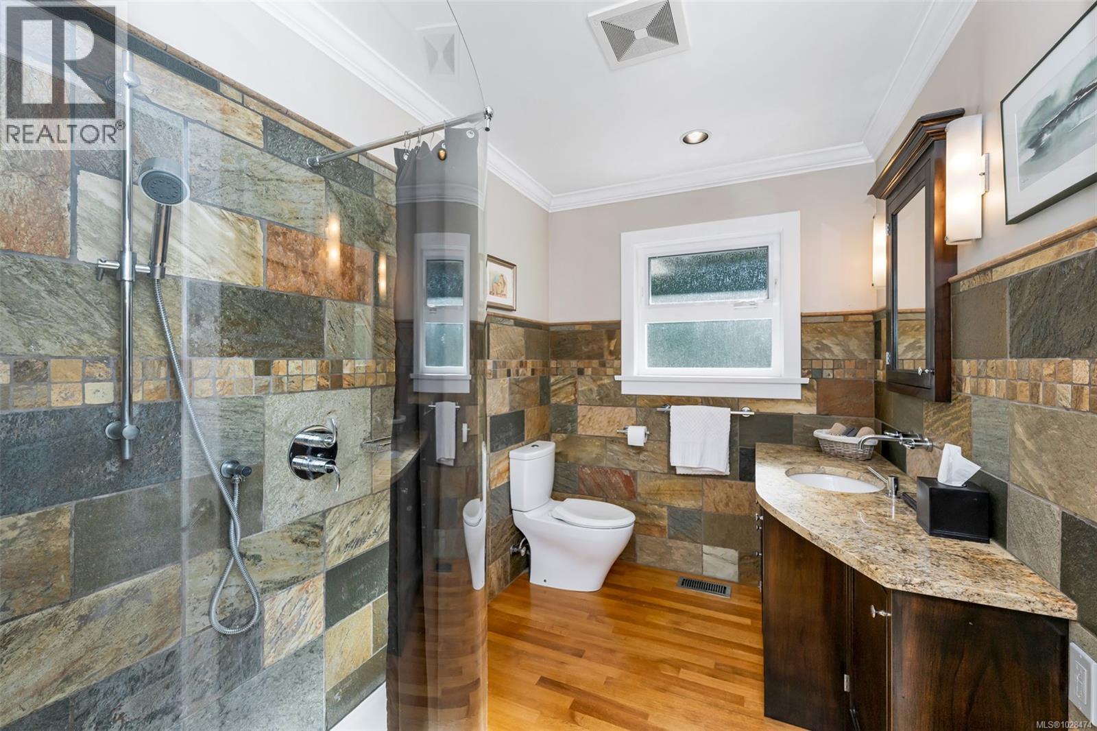 449 Victoria Ave, Oak Bay