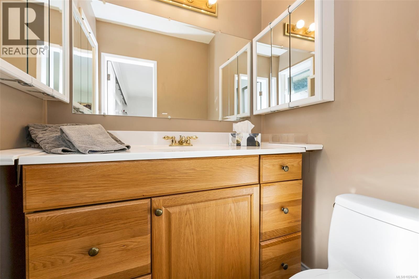 449 Victoria Ave, Oak Bay