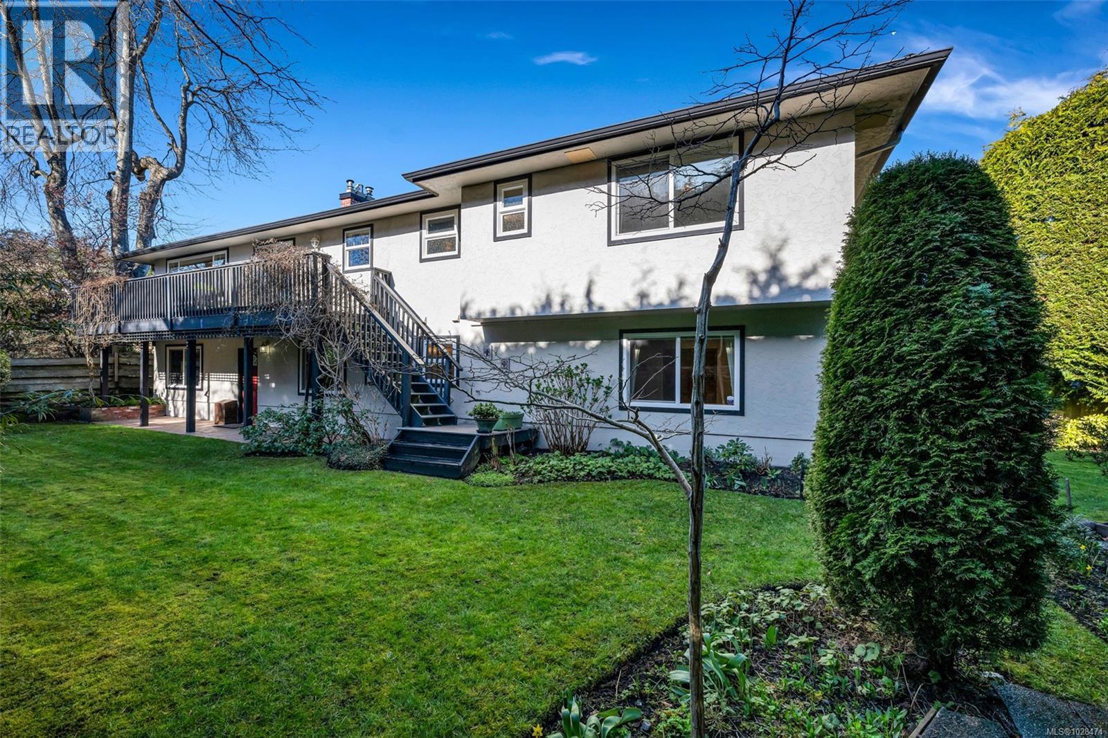 449 Victoria Ave, Oak Bay