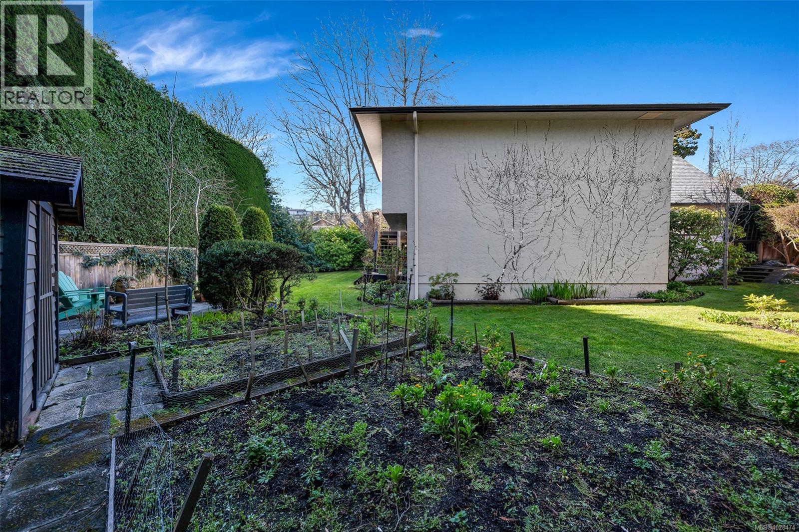 449 Victoria Ave, Oak Bay