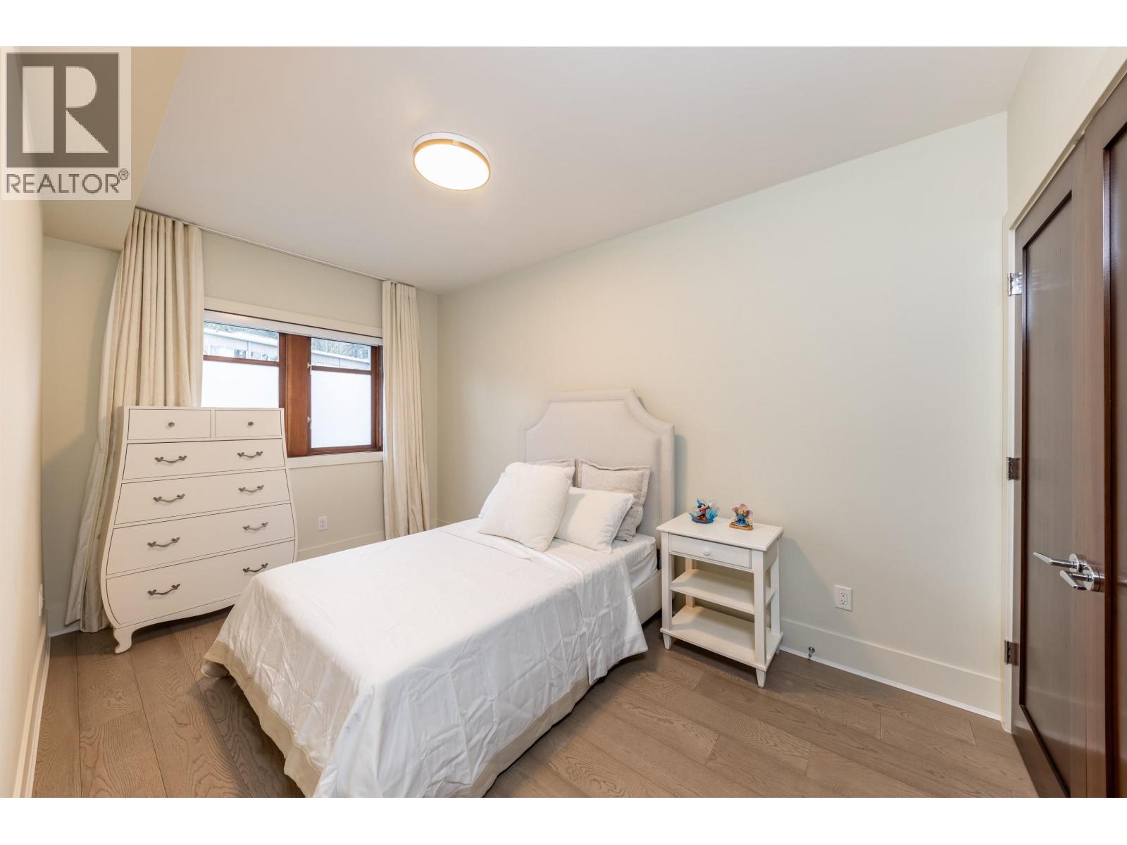 5922 CHANCELLOR BOULEVARD, Vancouver