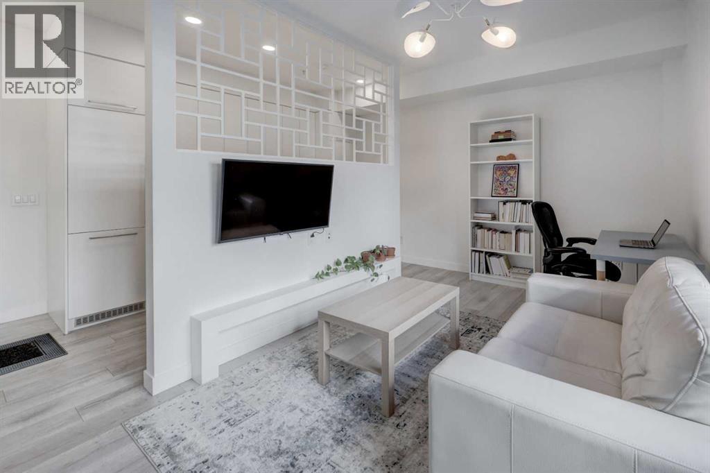 #205 3125 39 Street NW - 10