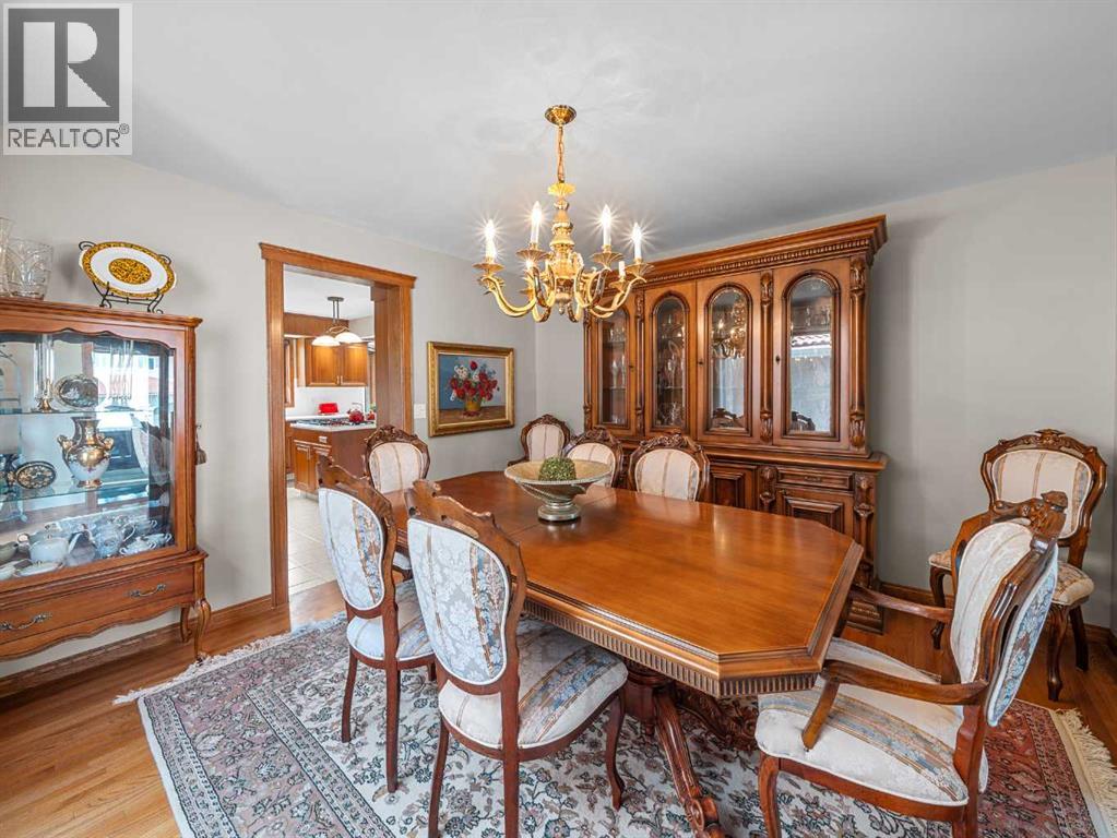 Single Family House for Sale in  Edgeview Road NW Edgemont Calgary 