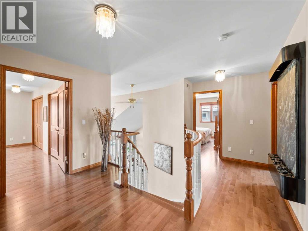 Single Family House for Sale in  Edgeview Road NW Edgemont Calgary 