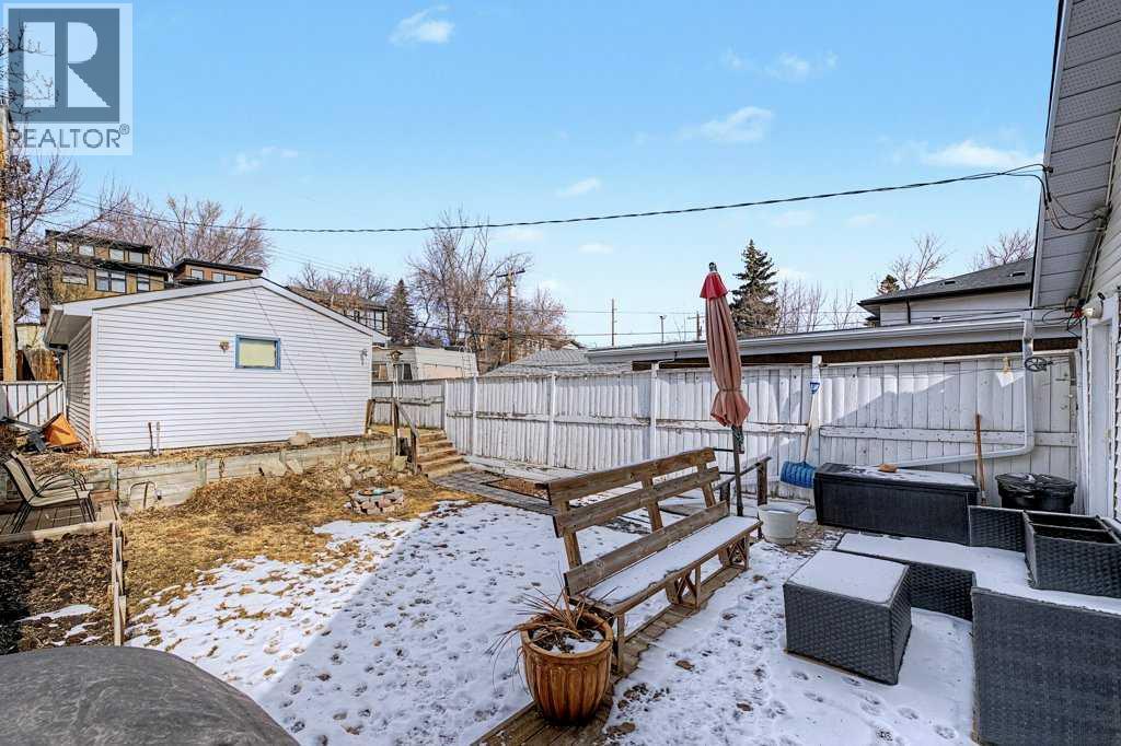 Single Family House for Sale in   Avenue NW Tuxedo Park Calgary 