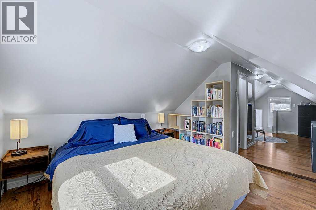 Single Family House for Sale in   Avenue NW Tuxedo Park Calgary 