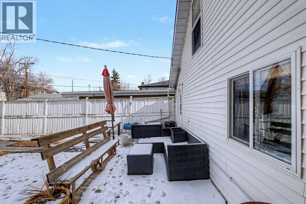 Single Family House for Sale in   Avenue NW Tuxedo Park Calgary 