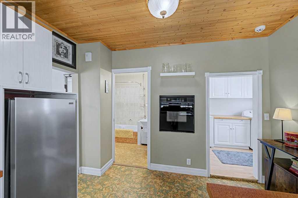 Single Family House for Sale in   Avenue NW Tuxedo Park Calgary 