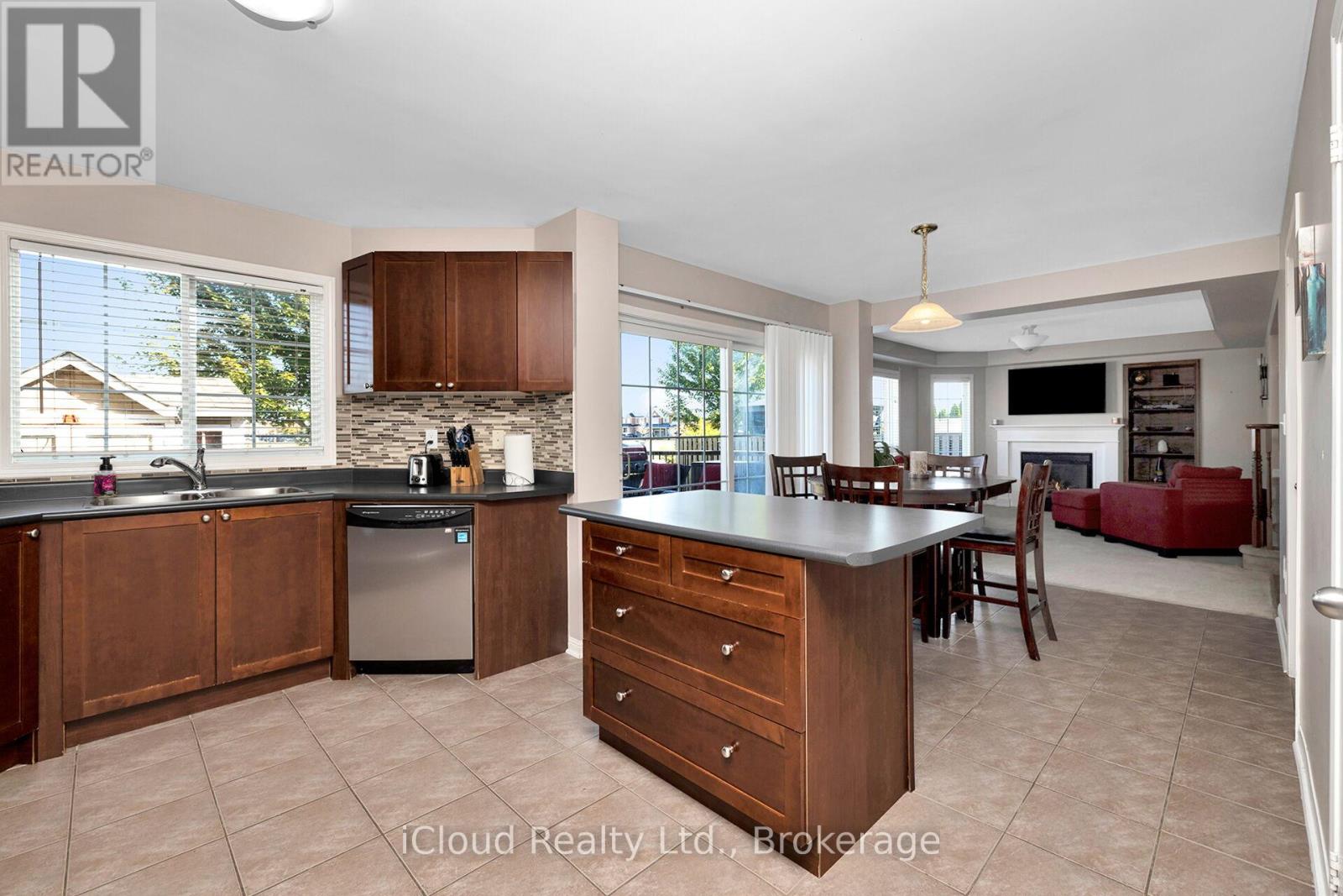11 BONAVISTA DRIVE - 14